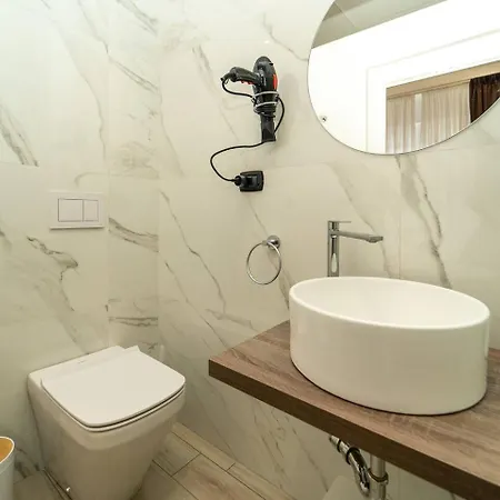 La Piazza Bed & Breakfast 4*