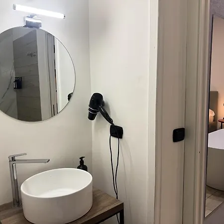 La Piazza לינה וארוחת בוקר 4*
