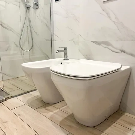 La Piazza לינה וארוחת בוקר 4*