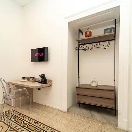 Oda ve Kahvaltı La Piazza Napoli