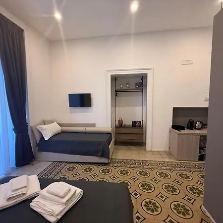 Oda ve Kahvaltı La Piazza Napoli