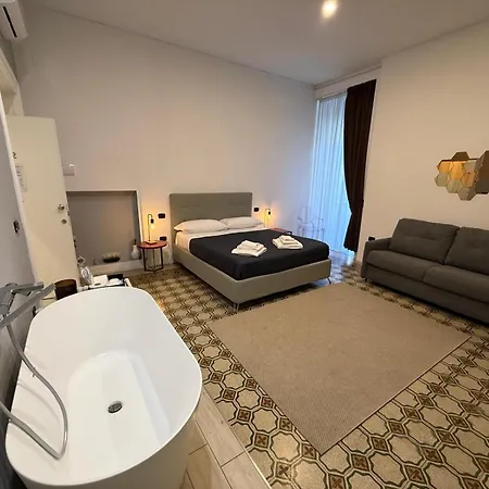 La Piazza 4* Νάπολη